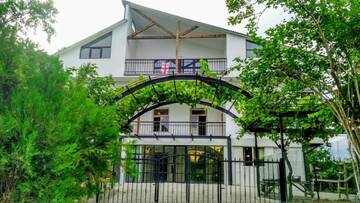 Фото Курортные отели smith"s house surami г. Сурами 1